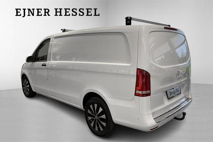 Hvid Mercedes Vito 114 fra 2021