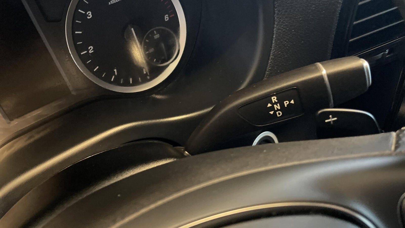 Hvid Mercedes Vito 114 fra 2021