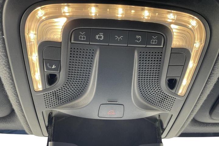 Sort Mercedes Sprinter 215 fra 2022
