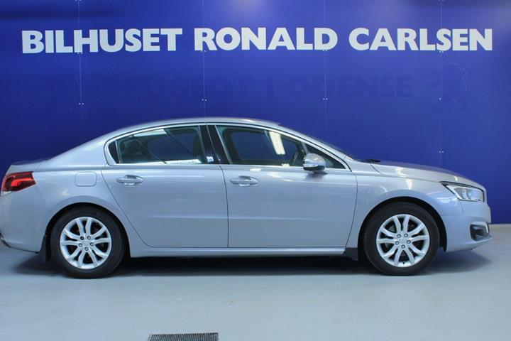 Sølv Peugeot 508 fra 2016