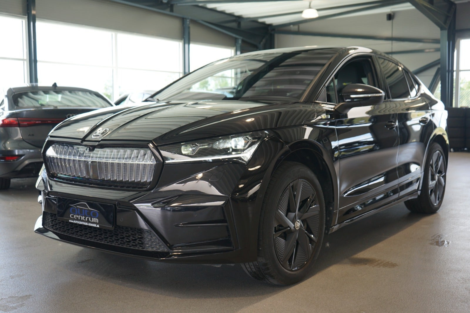 Sort Skoda Enyaq fra 2025
