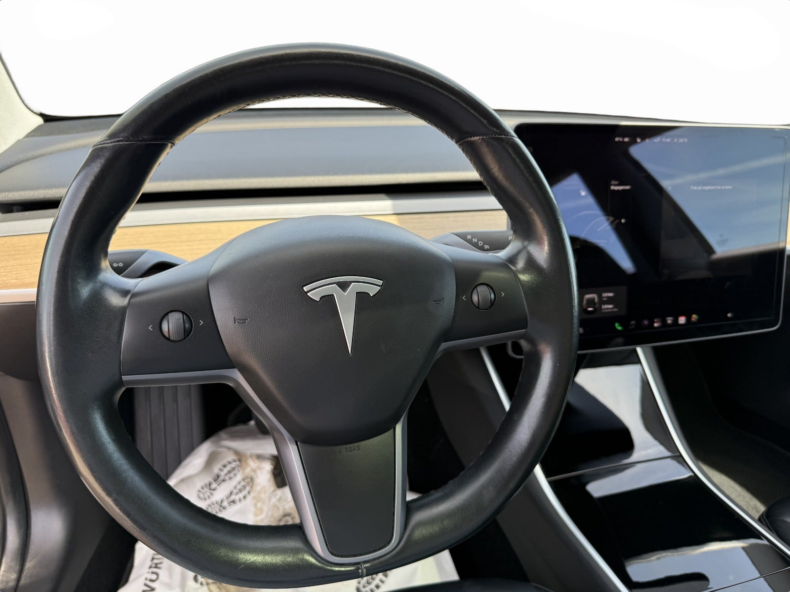 Sort Tesla Model 3 fra 2019