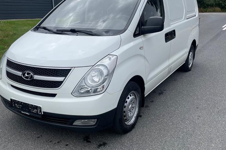 undefined Hyundai H-1 fra 2012 set udefra