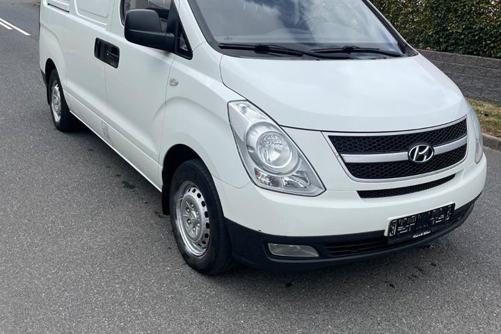 undefined Hyundai H-1 fra 2012 set udefra