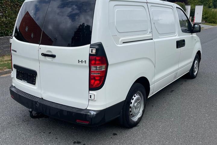 undefined Hyundai H-1 fra 2012 set udefra