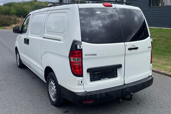 undefined Hyundai H-1 fra 2012 set udefra