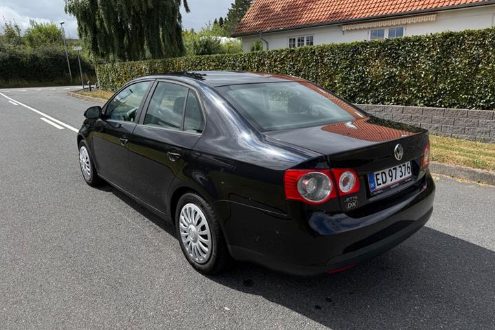 undefined VW Jetta fra 2008 set udefra