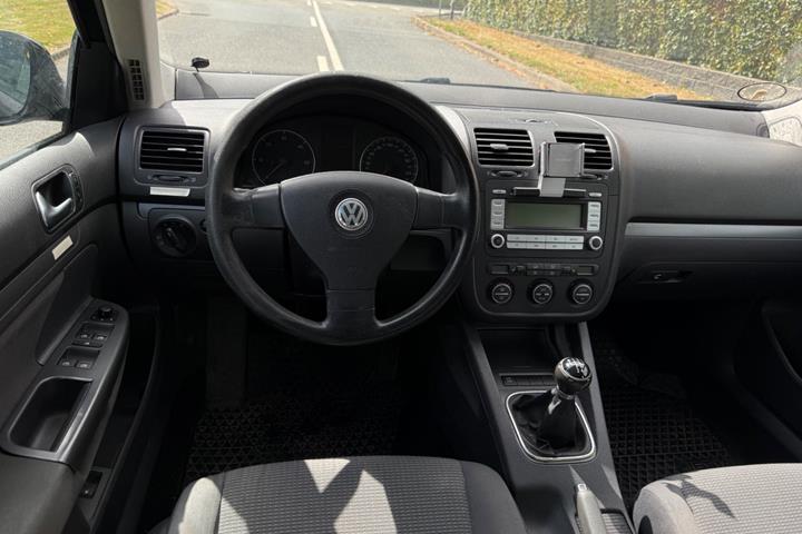 undefined VW Jetta fra 2008 set indefra
