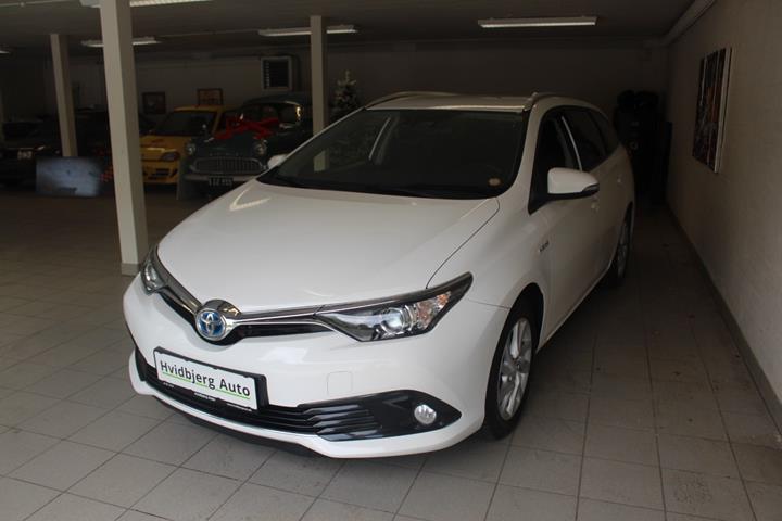 Hvid Toyota Auris fra 2018