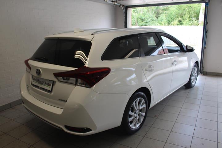 Hvid Toyota Auris fra 2018