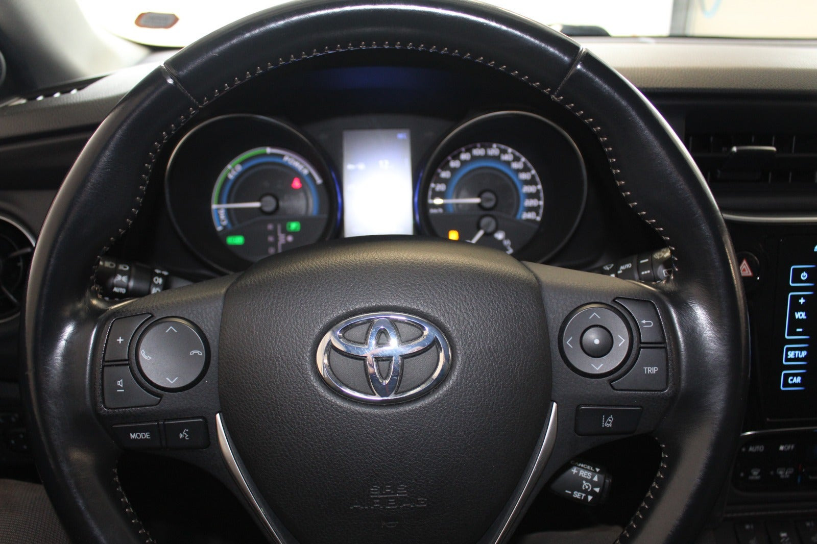 Hvid Toyota Auris fra 2018