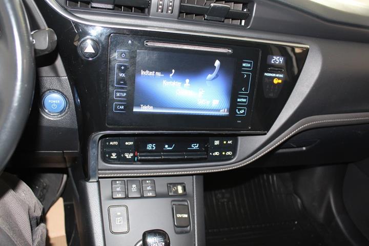 Hvid Toyota Auris fra 2018