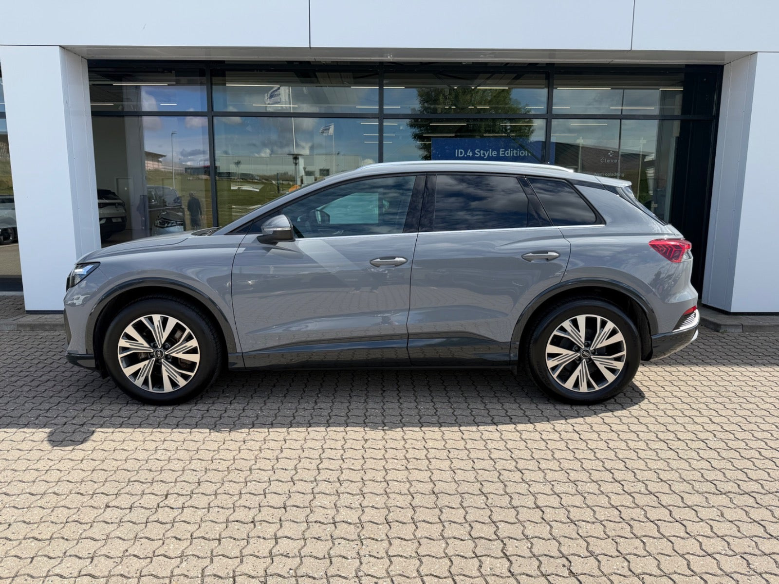 undefined Audi Q4 e-tron fra 2023