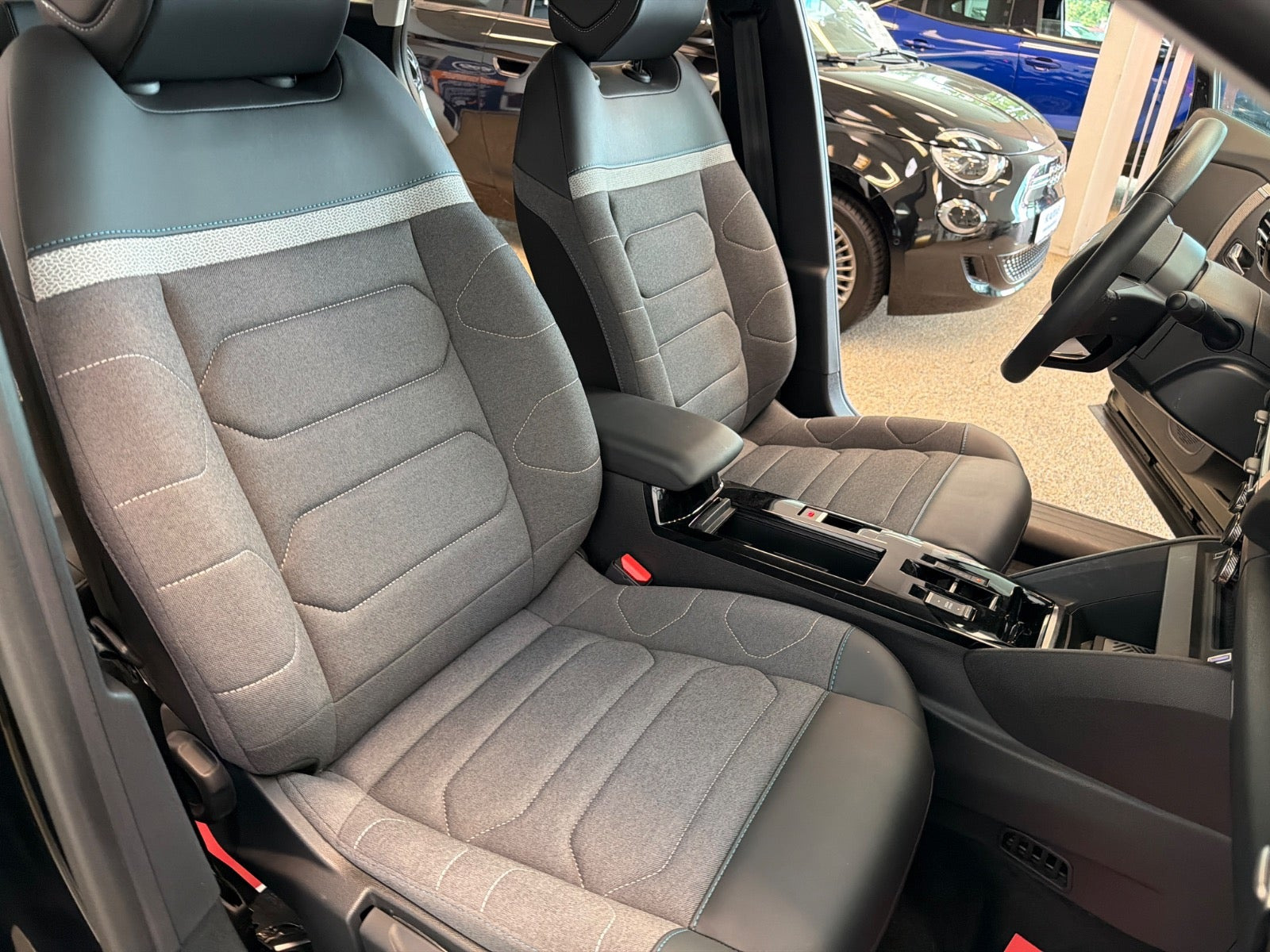 Sort Citroën ë-C4 fra 2024
