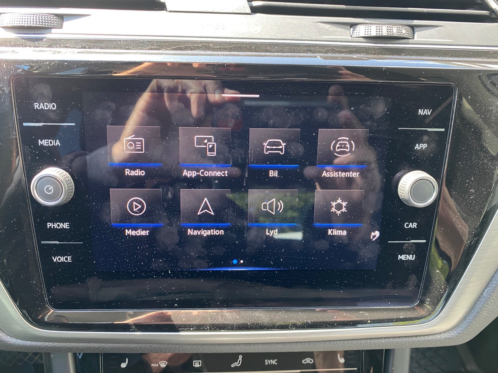 Hvid VW Touran fra 2023