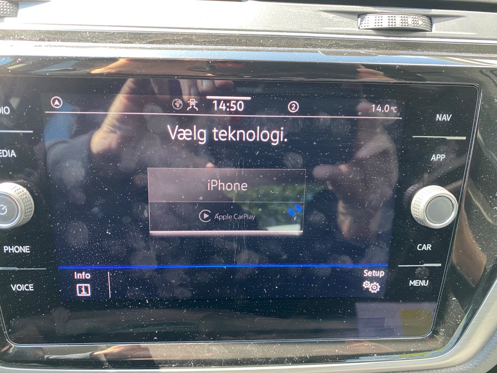 Hvid VW Touran fra 2023