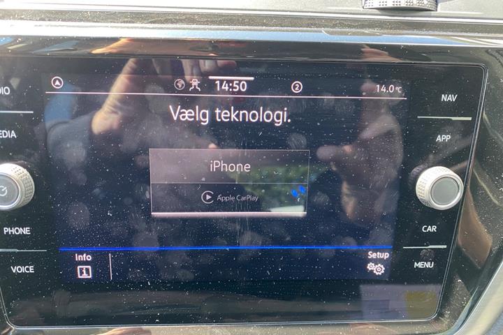 Hvid VW Touran fra 2023