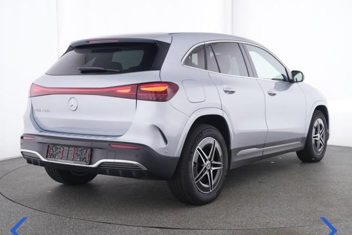 Sølv Mercedes EQA250+ fra 2026