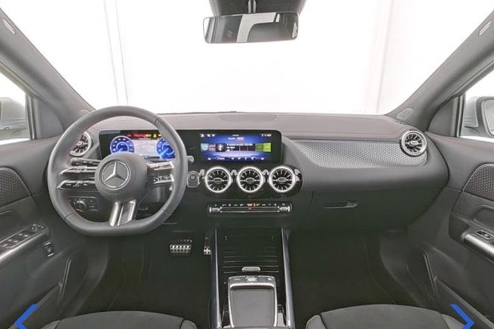 Sølv Mercedes EQA250+ fra 2026