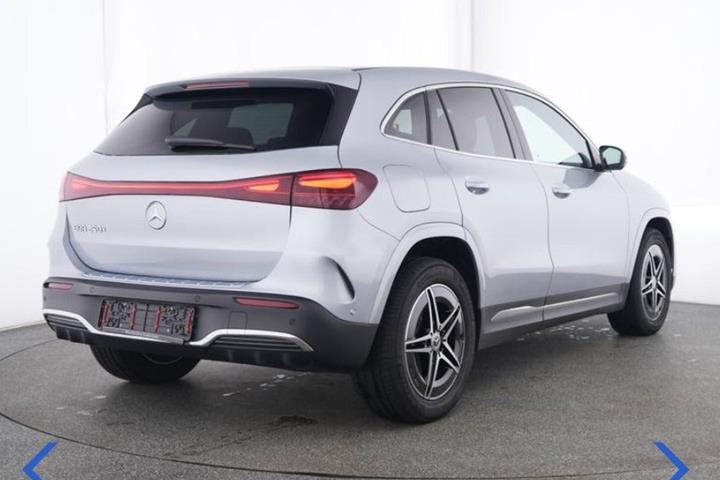 Sølv Mercedes EQA250+ fra 2026