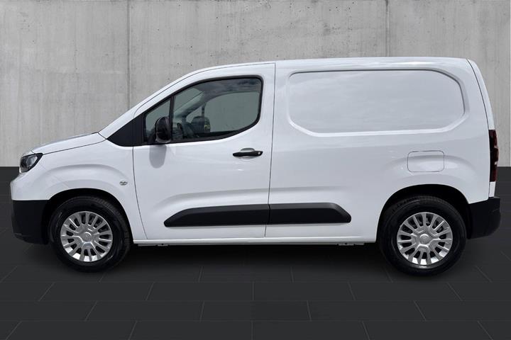 Hvid Toyota ProAce City fra 2026