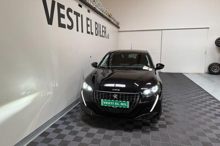 Sort Peugeot 208 fra 2023