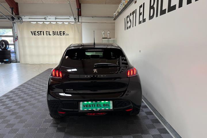 Sort Peugeot 208 fra 2023