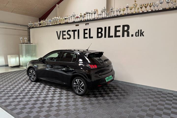 Sort Peugeot 208 fra 2023