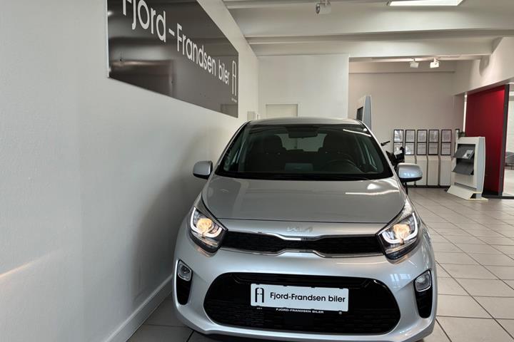 Sølv Kia Picanto fra 2023