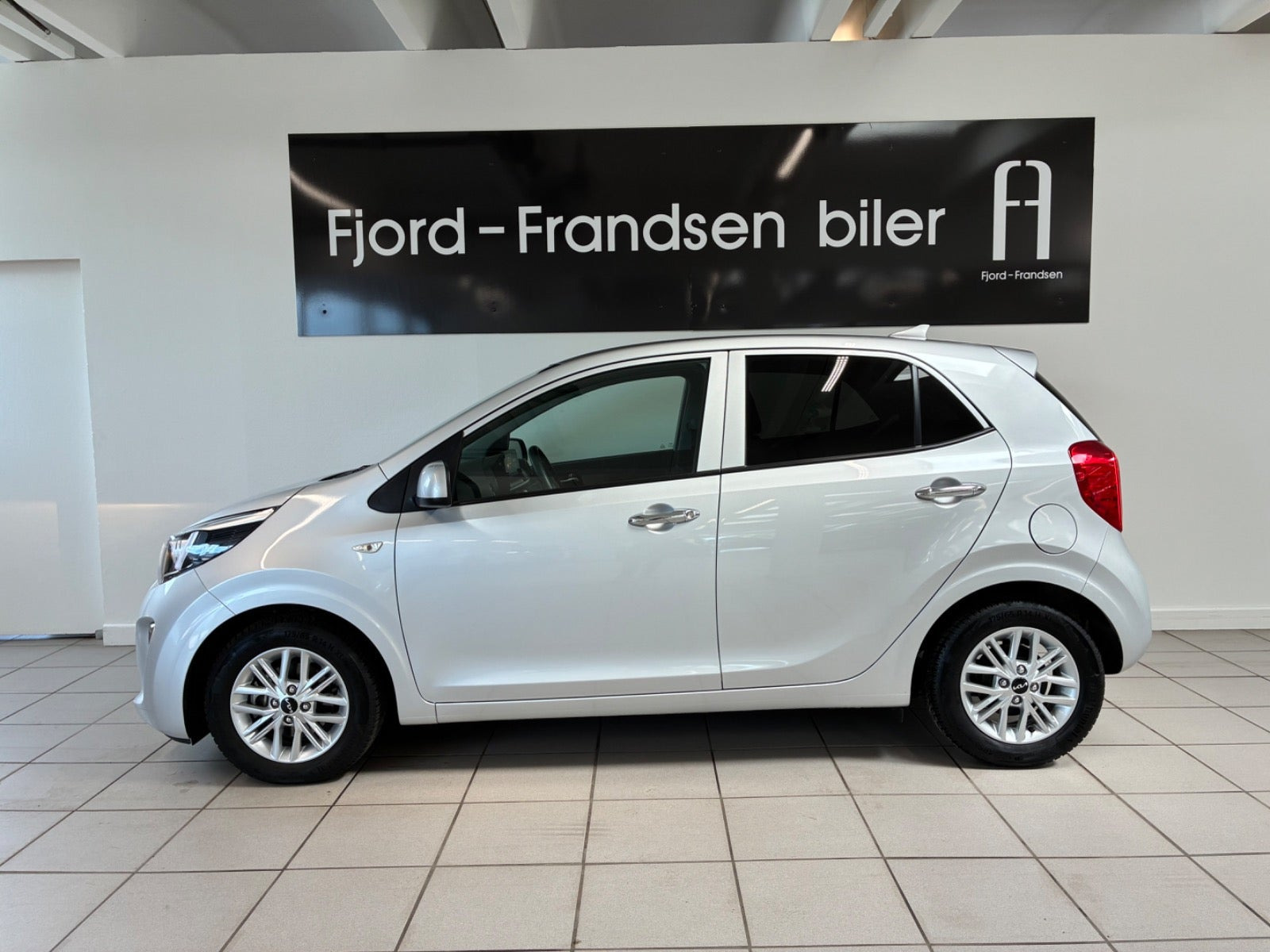 Sølv Kia Picanto fra 2023