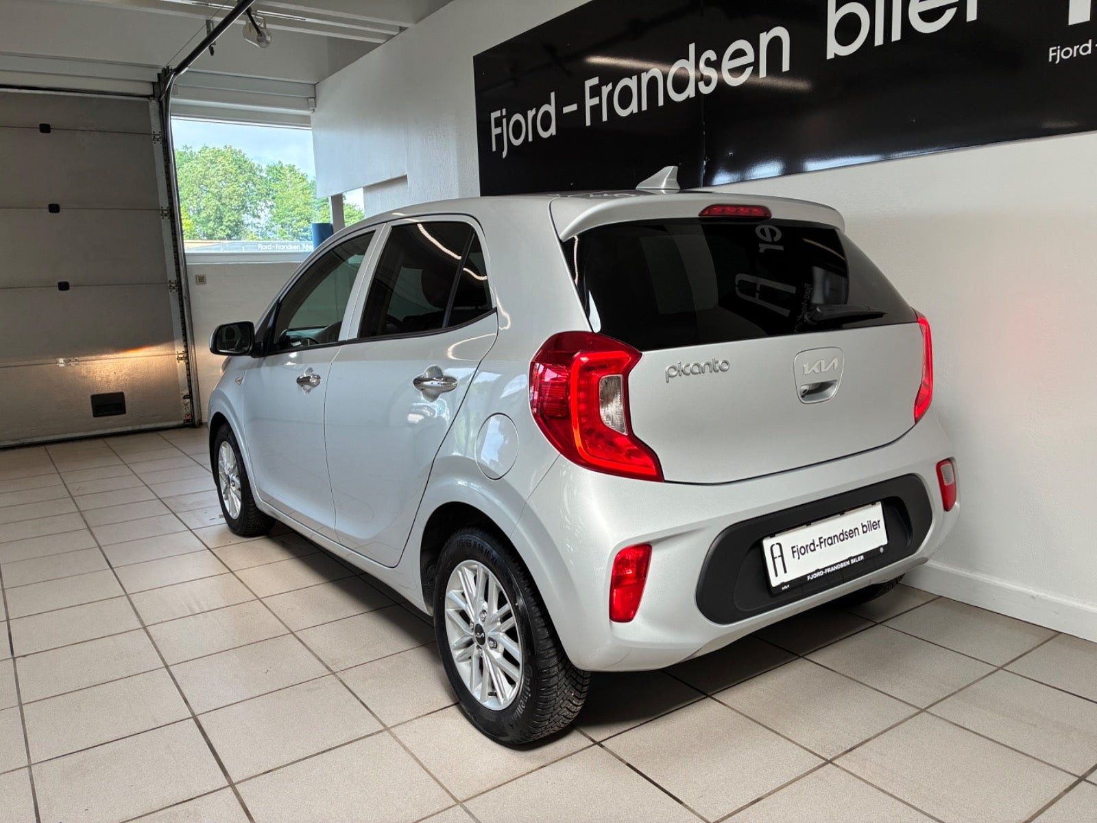 Sølv Kia Picanto fra 2023