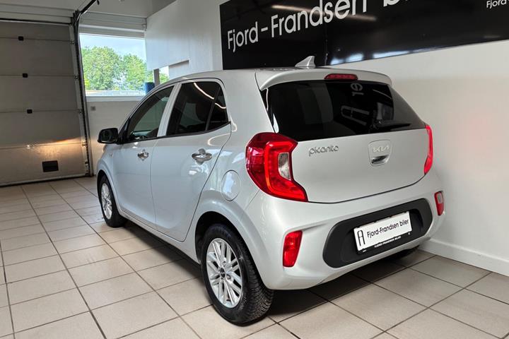 Sølv Kia Picanto fra 2023