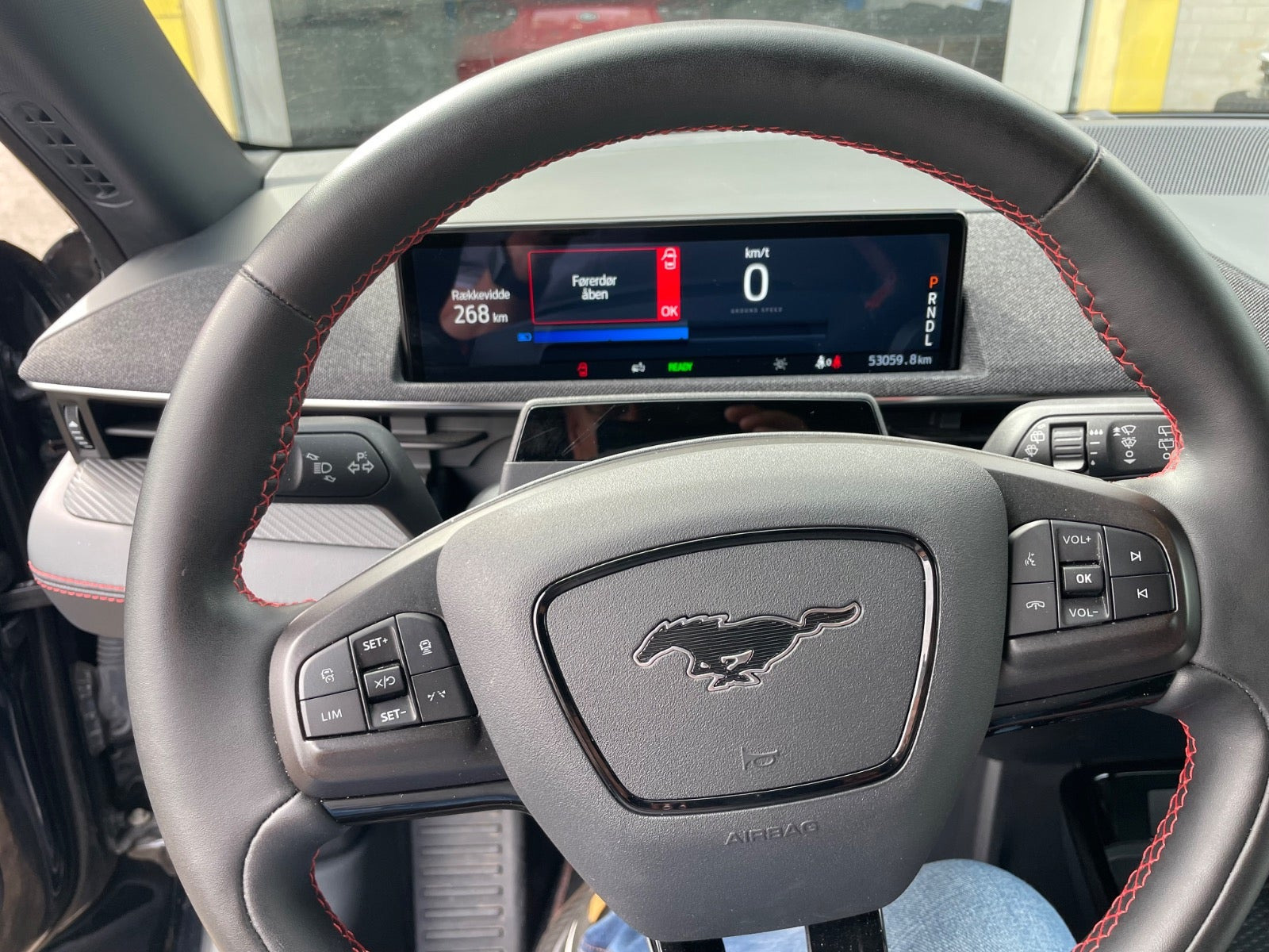 Sort Ford Mustang Mach-E fra 2023