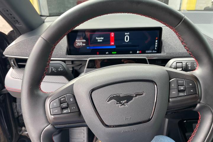 Sort Ford Mustang Mach-E fra 2023