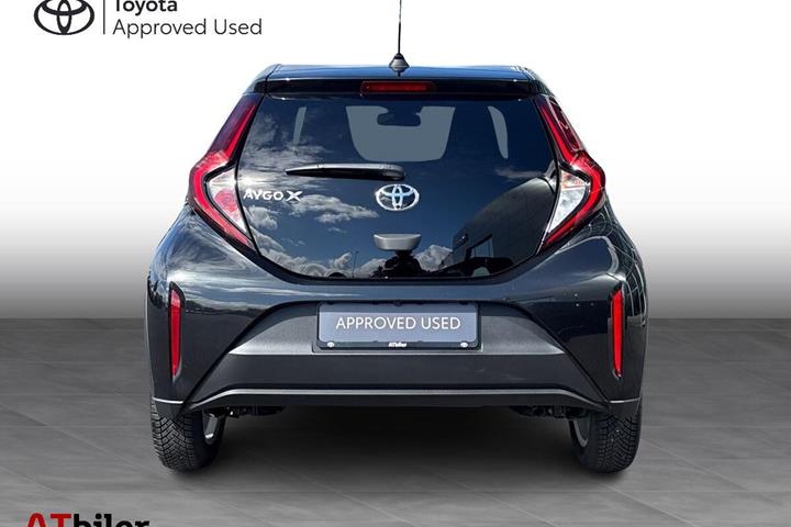 Sort Toyota Aygo X fra 2024