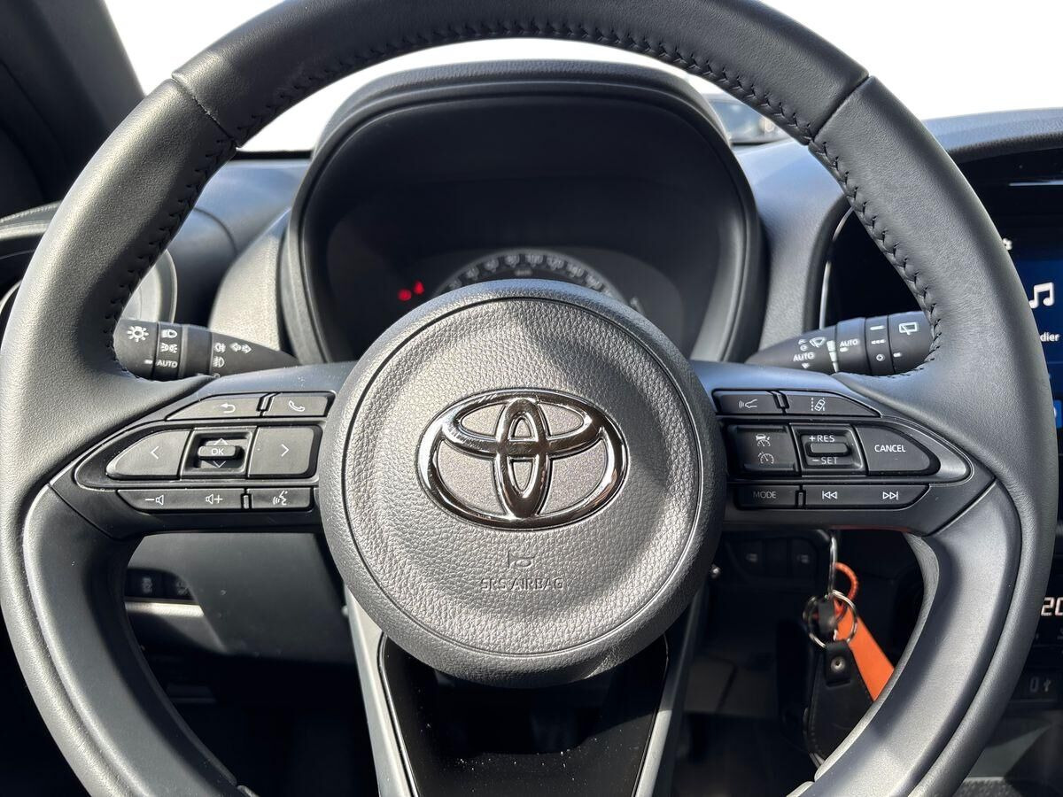 Sort Toyota Aygo X fra 2024