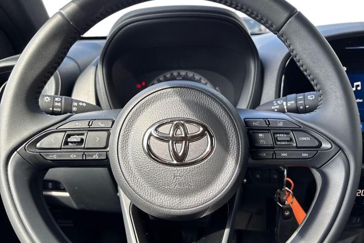 Sort Toyota Aygo X fra 2024