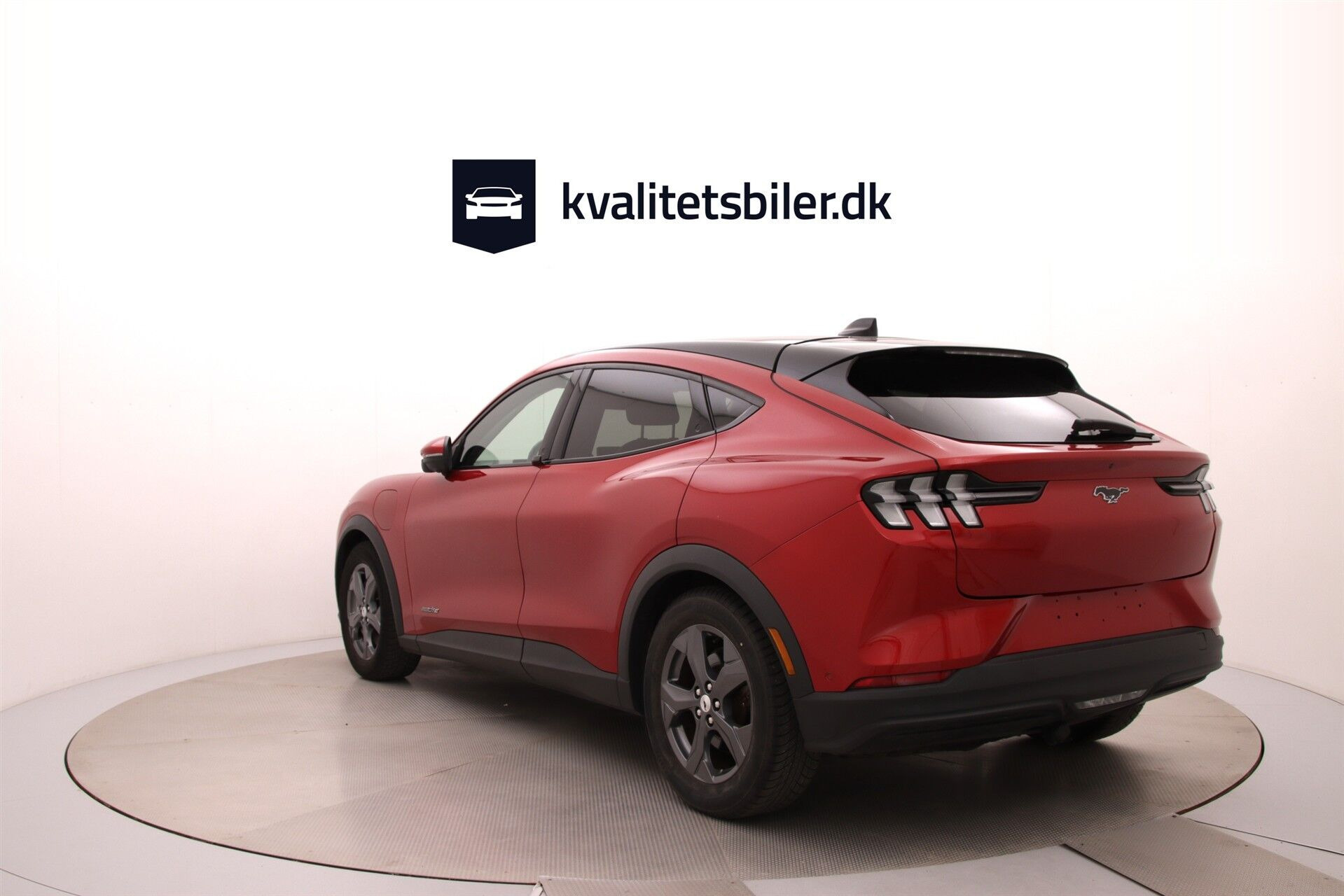 Rød Ford Mustang Mach-E fra 2021