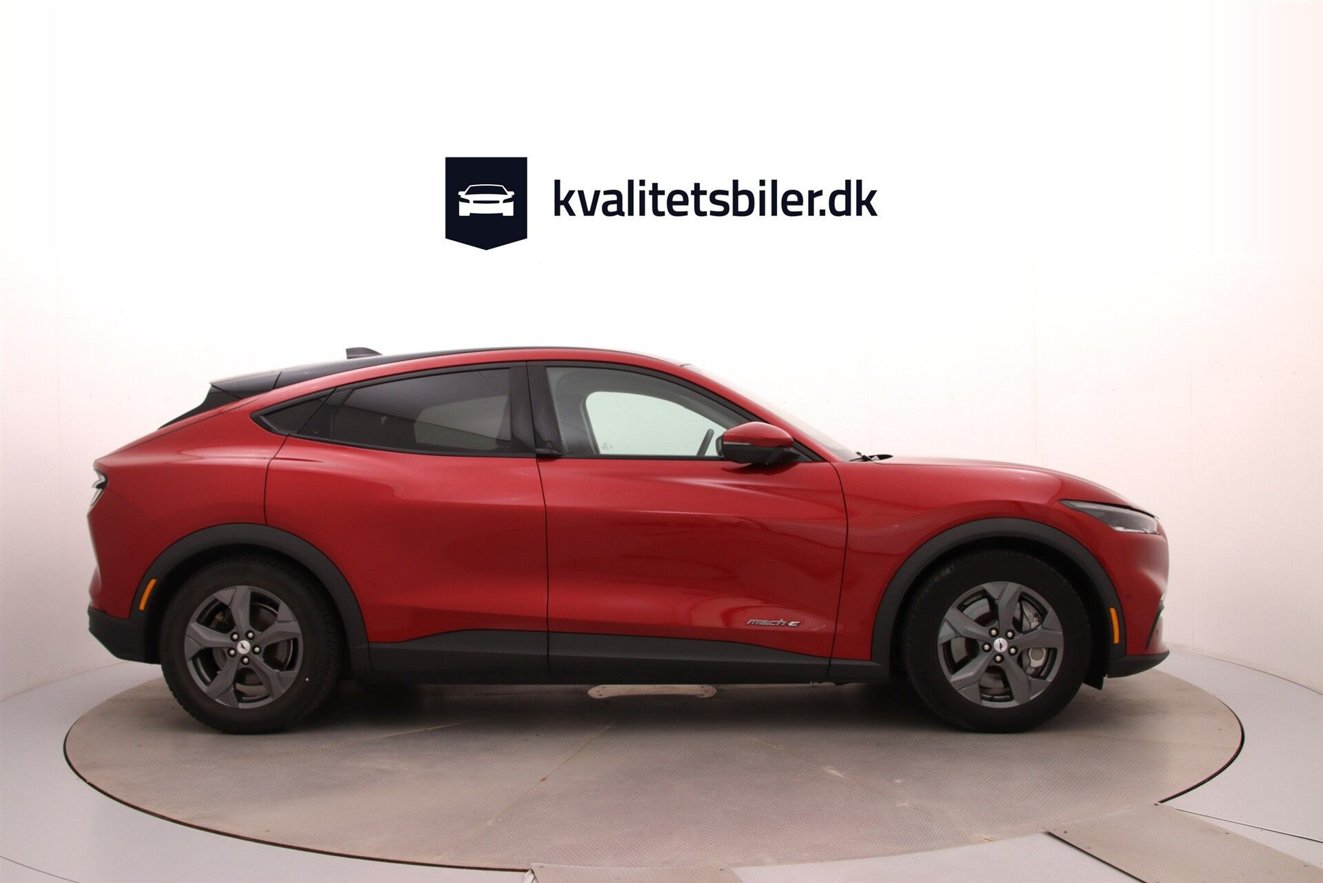 Rød Ford Mustang Mach-E fra 2021
