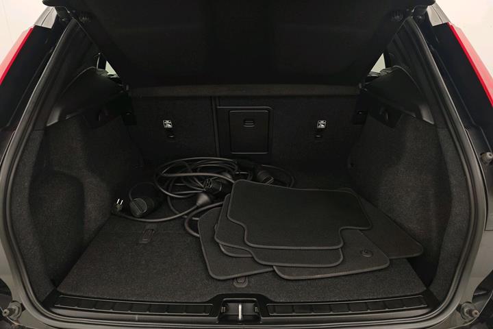 Sort Volvo XC40 fra 2022
