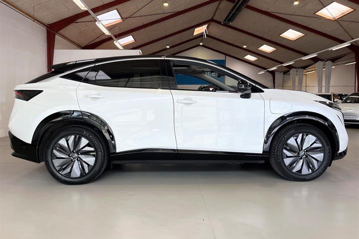 Hvid Nissan Ariya fra 2022