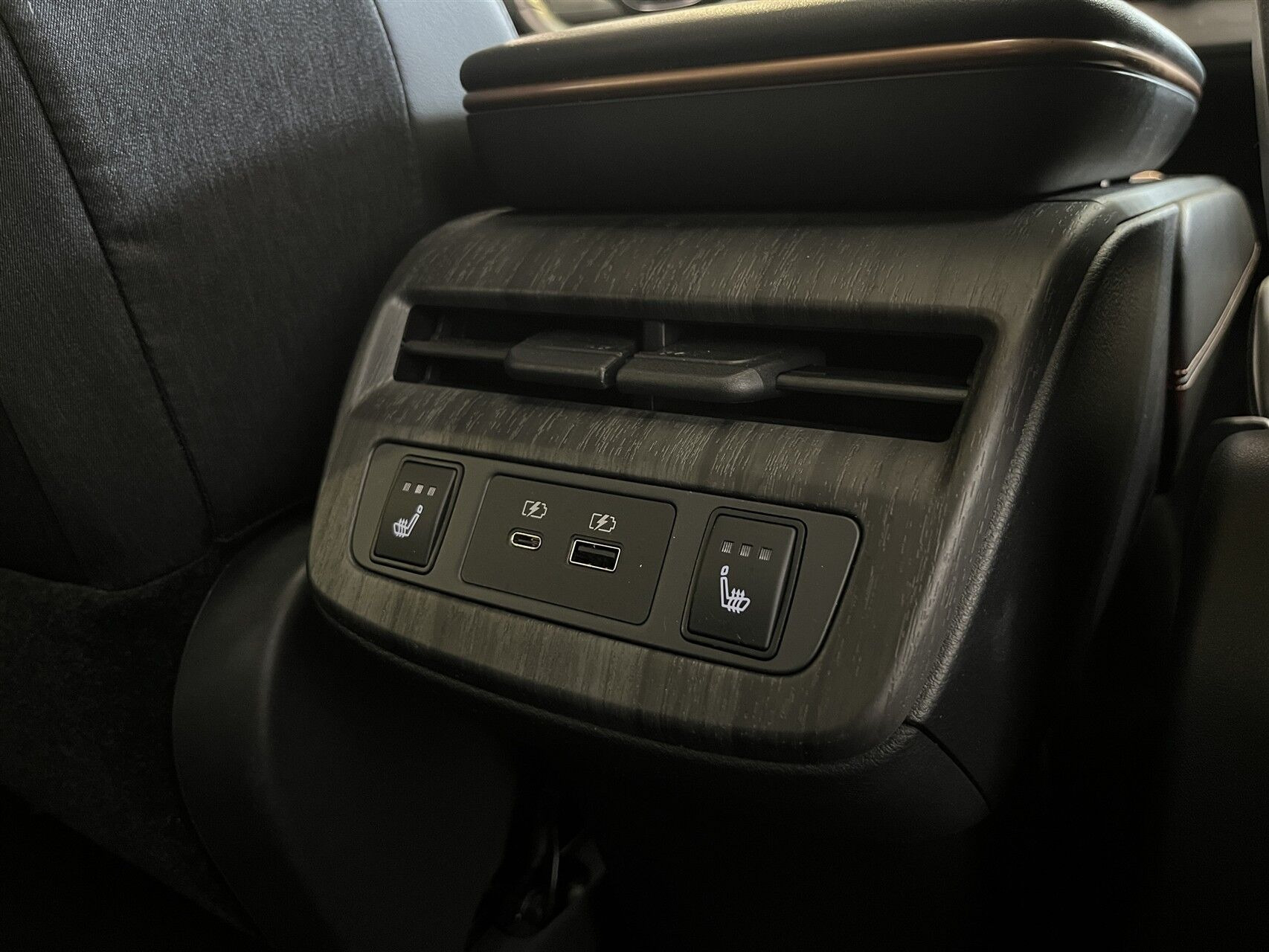 Hvid Nissan Ariya fra 2022