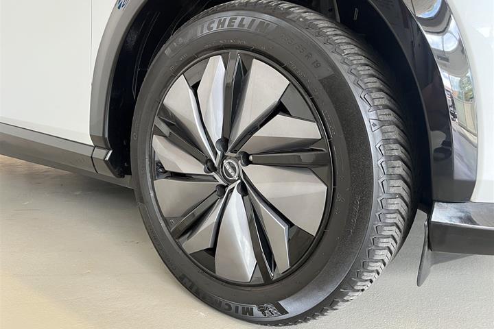 Hvid Nissan Ariya fra 2022