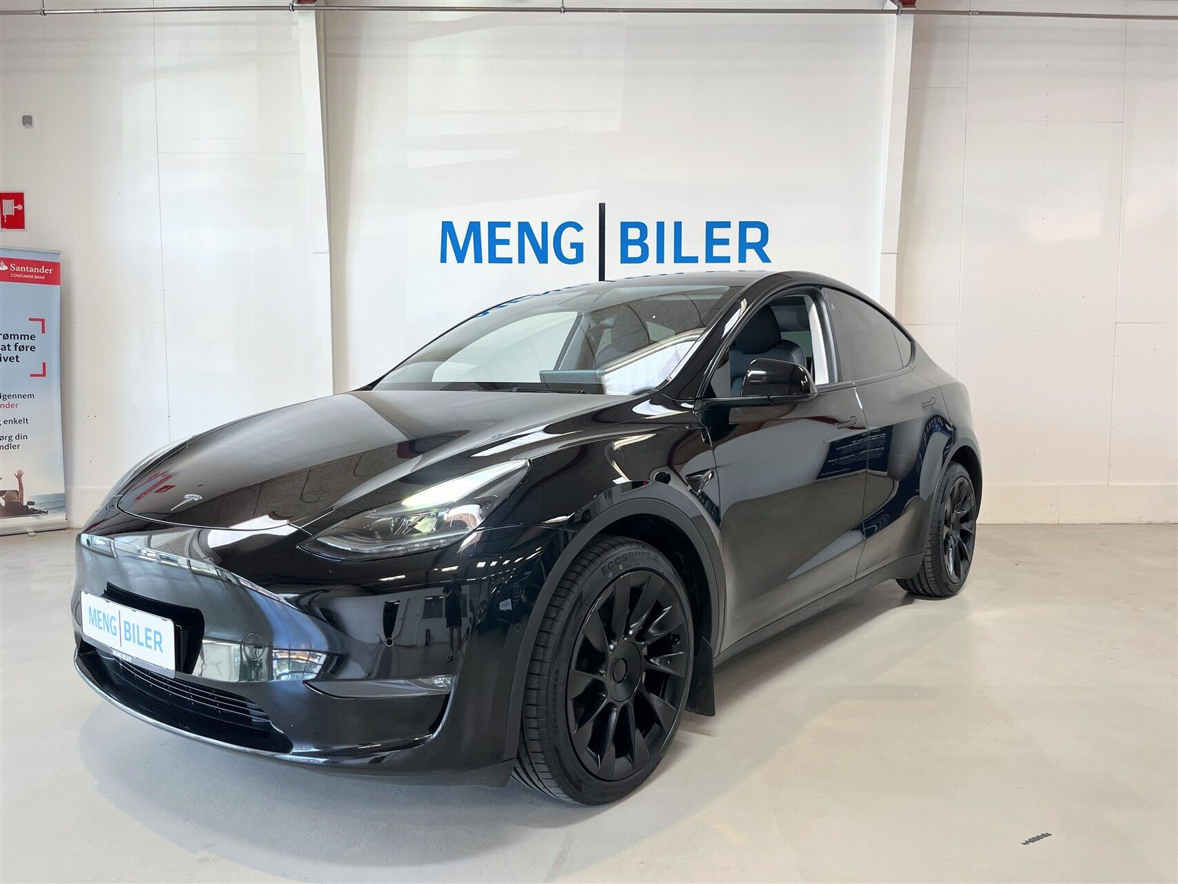 Sort Tesla Model Y fra 2022