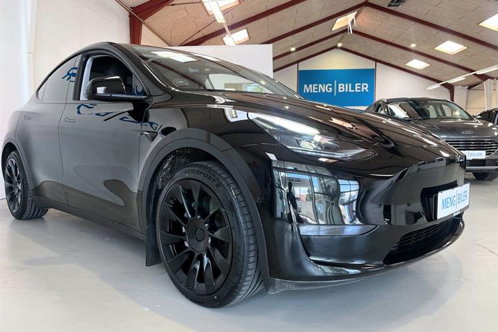 Sort Tesla Model Y fra 2022