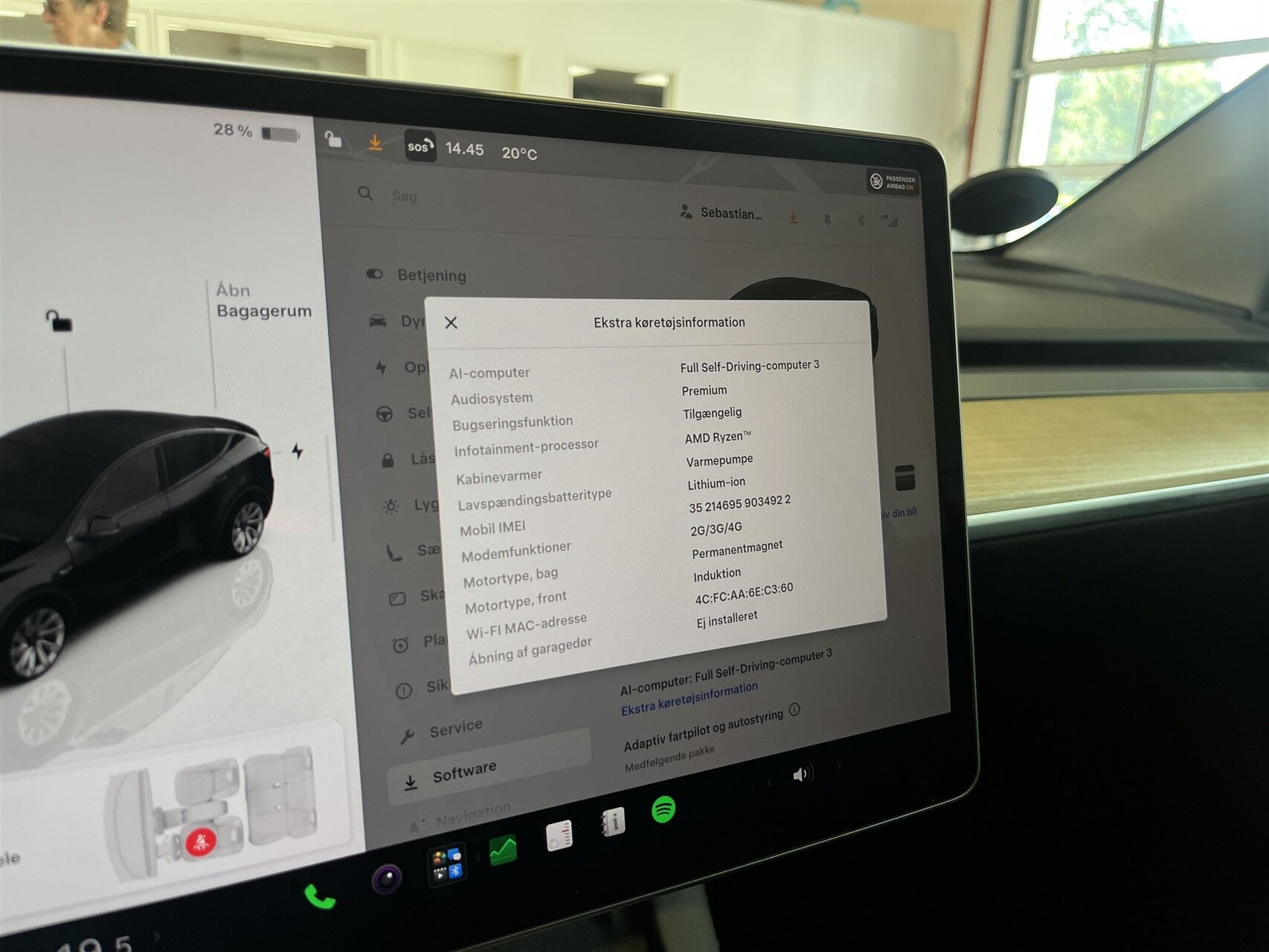 Sort Tesla Model Y fra 2022