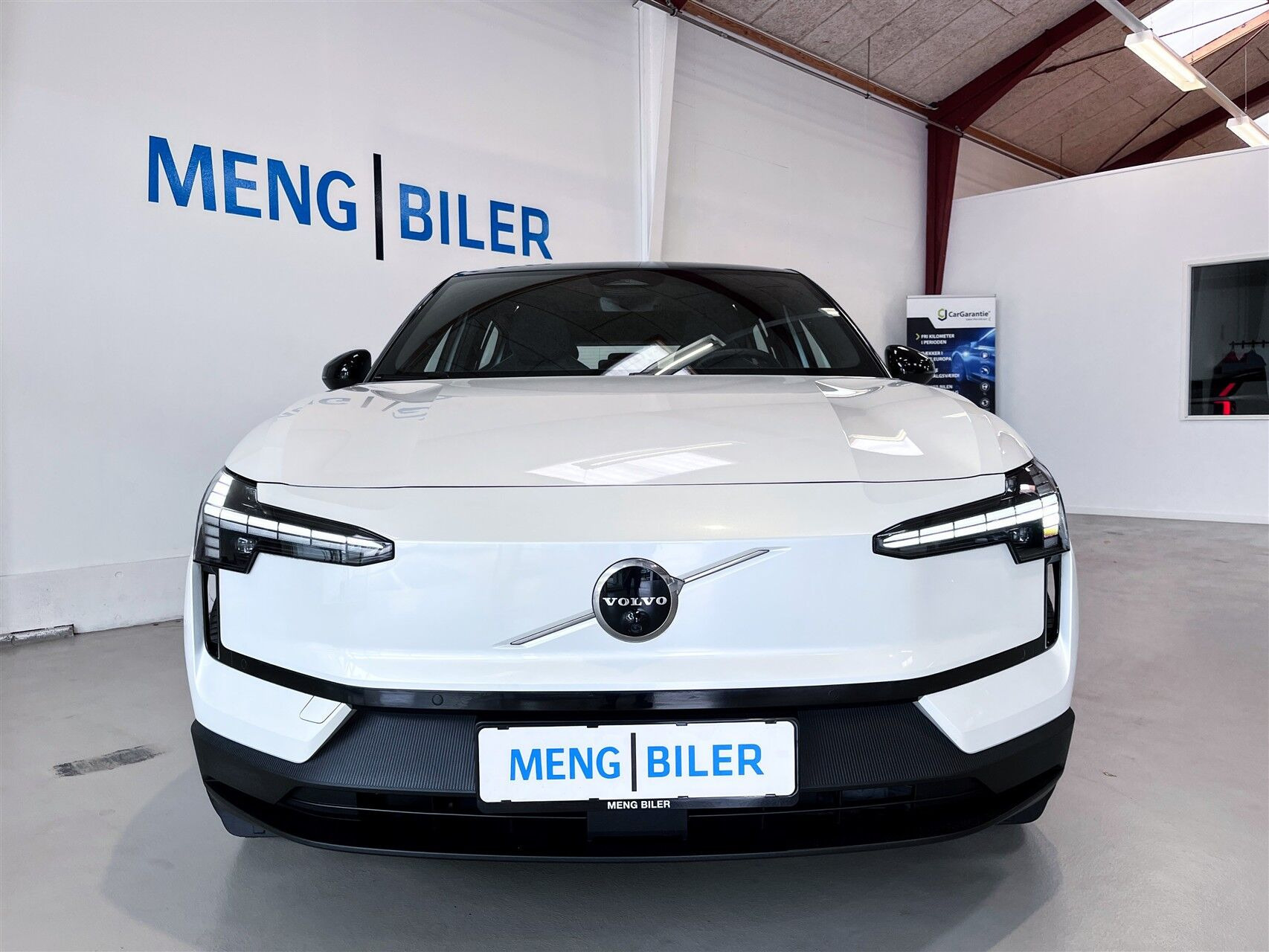 Hvid Volvo EX30 fra 2024