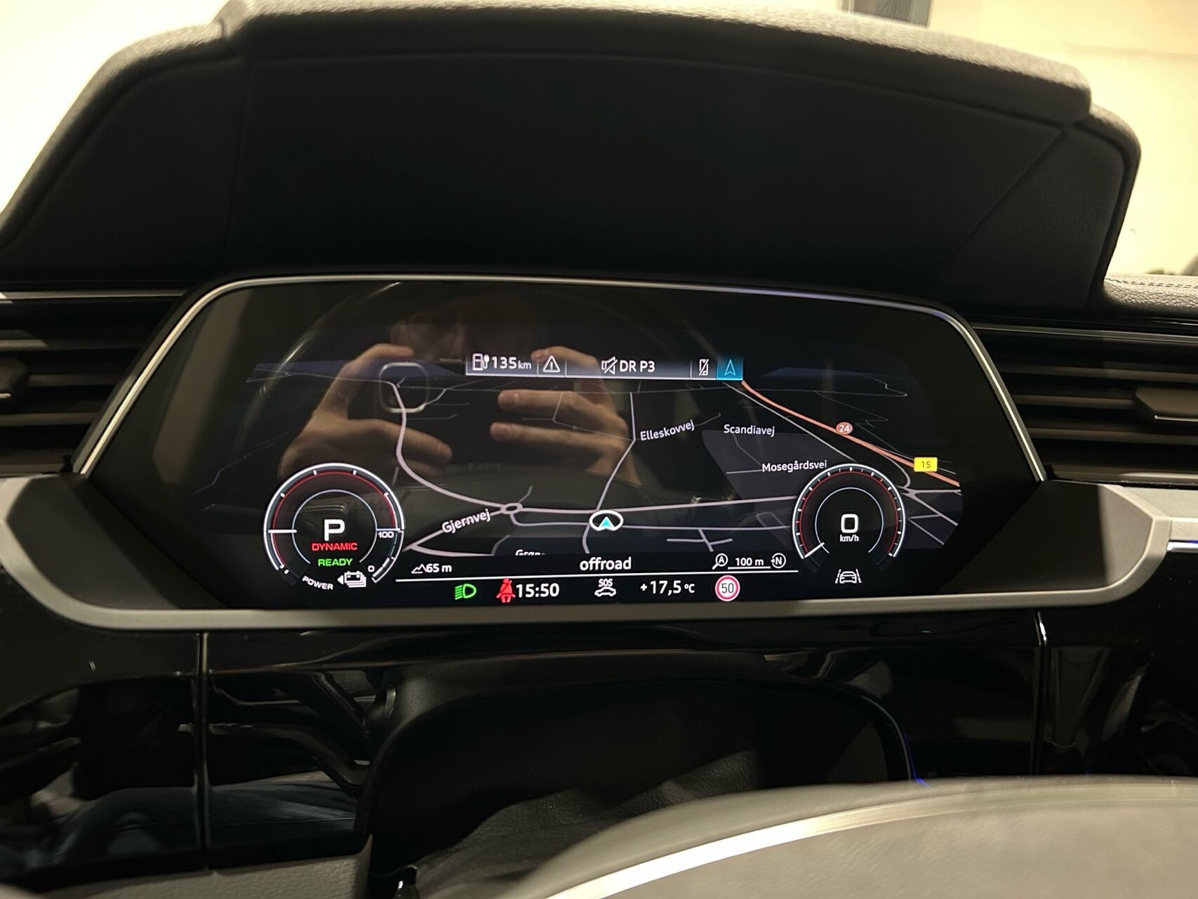 Beige Audi e-tron fra 2019