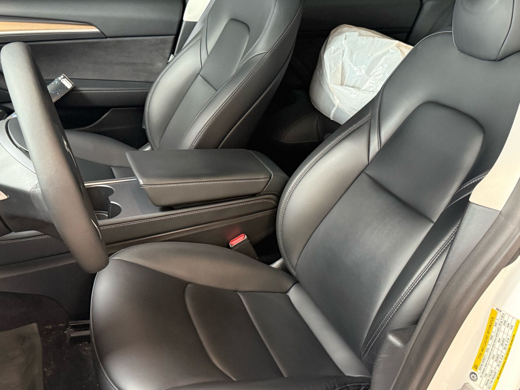 Hvid Tesla Model 3 fra 2021