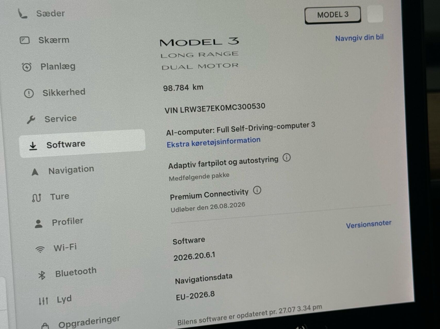 Hvid Tesla Model 3 fra 2021